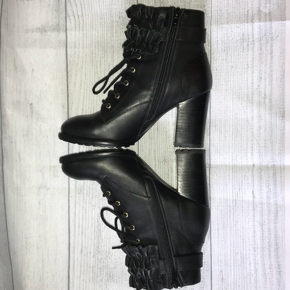 NEW BETSEY JOHNSON Alleexis Bootie - Picture 5 of 8